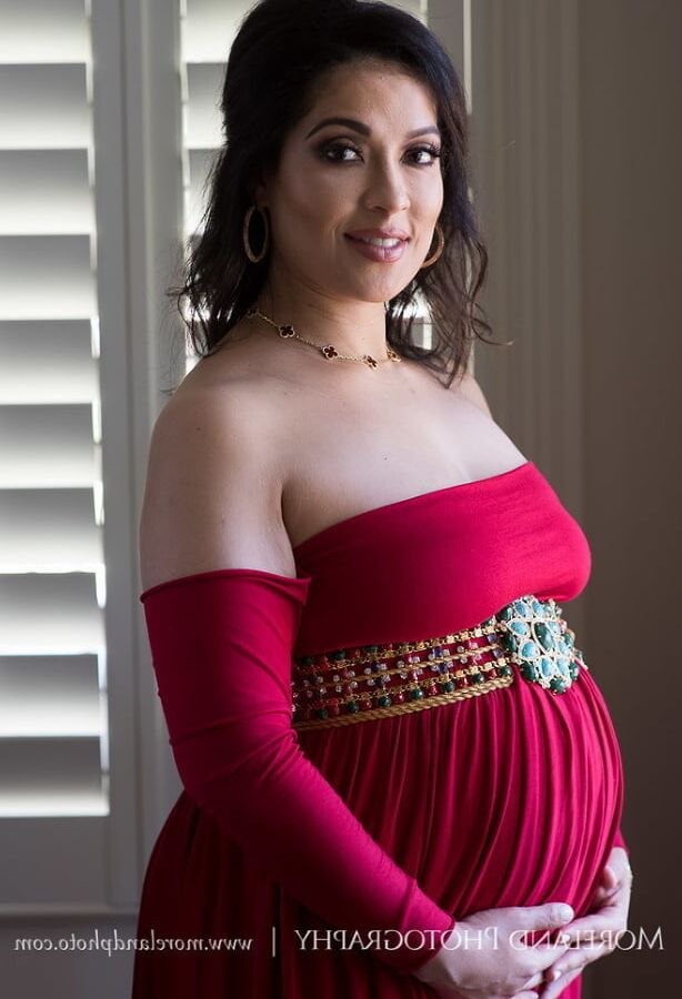 Alb. Posing Soft Pregnant