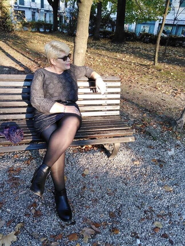 mature women in pantyhose
