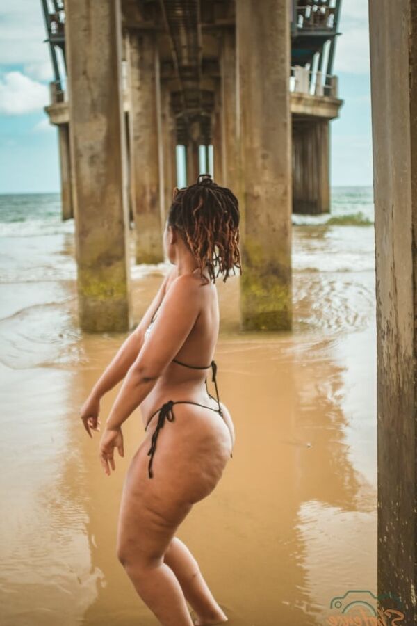 Mfeka Xolisile South African model. Juicy.