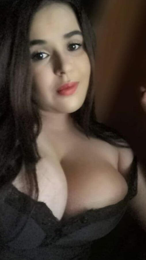 GLEYCE MILF WITH HUGE TITS
