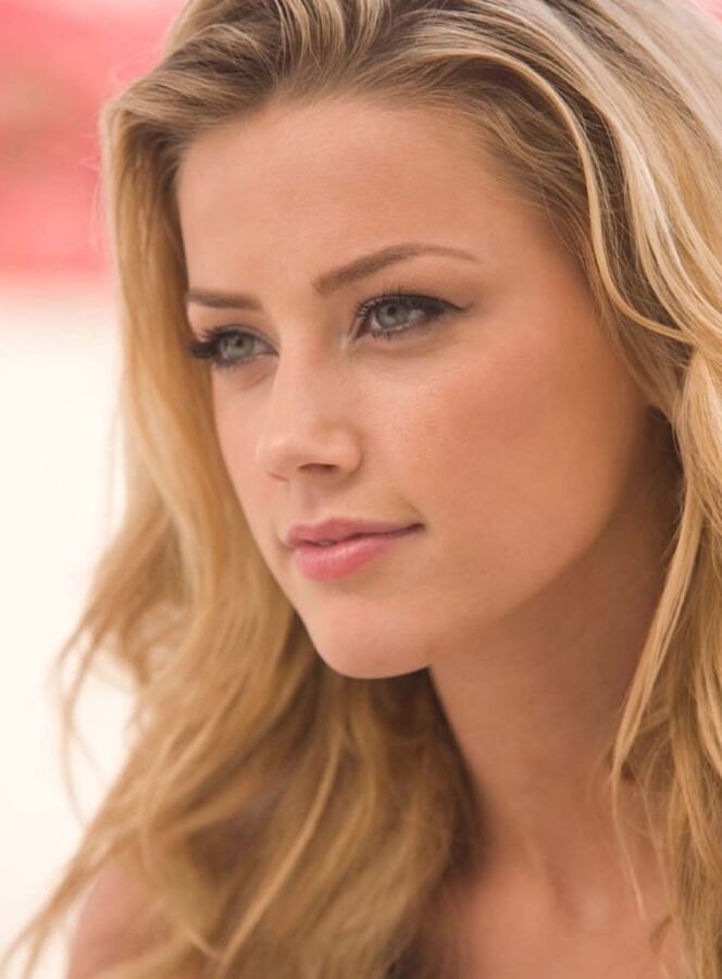 Celebrity Hot - Amber Heard