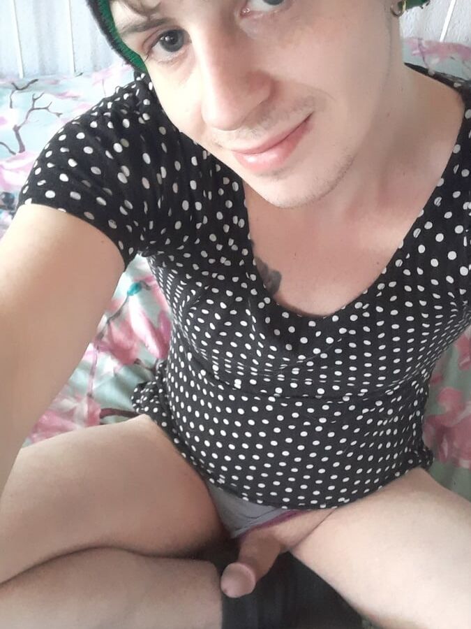 Some quick pictures while my girlfriend is gone
