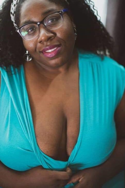 Bbw mix (Cleavage with glasses)