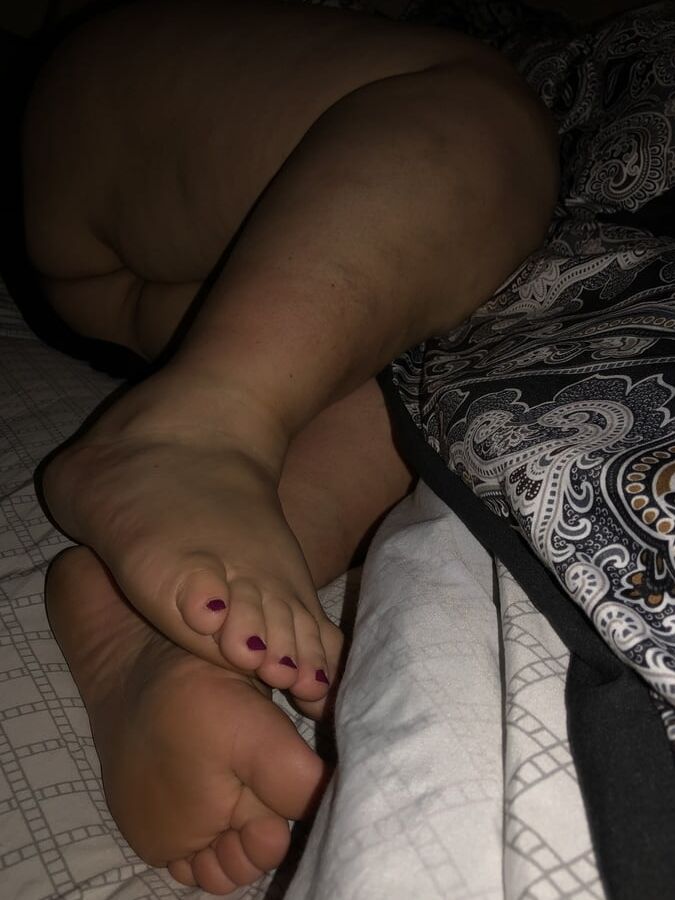 Wifeys beautiful ass and soles pt