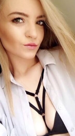 Eleisha(Elle) from Birmingham