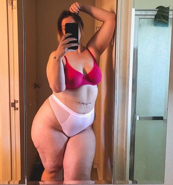 Jules M (confidentlyjules on insta)