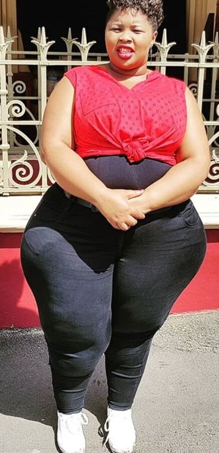 Huge booty mega hip african ssbbw pear lana