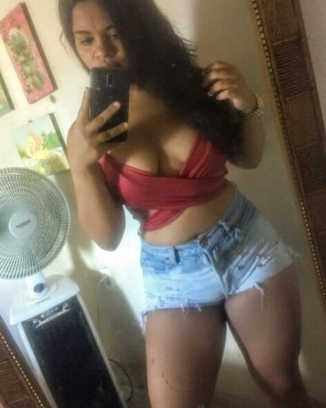 PUTA DO INSTAGRAM: Emily Tamirys