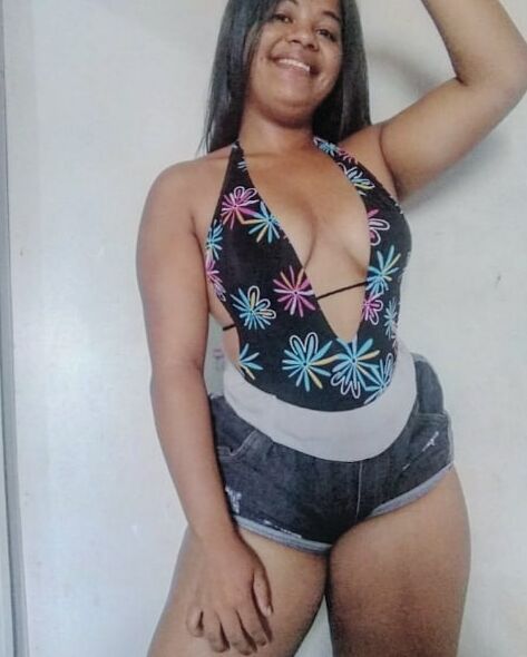 PUTA DO INSTAGRAM: Emily Tamirys