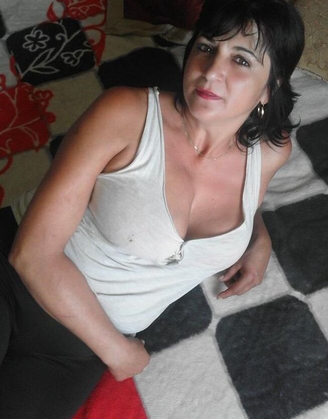 ROU ROMANIAN MILFS HORNY WALACHIAN MOM CUNT