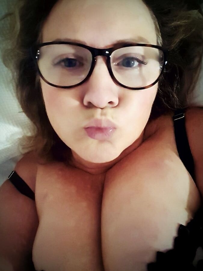 Big Tit Amateur (Jo E Cups)