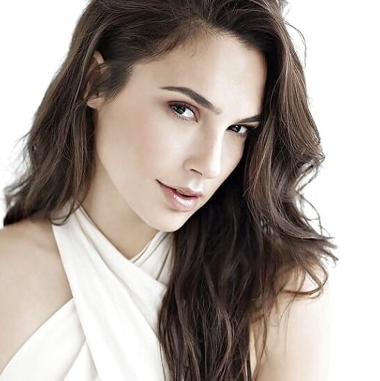 Gal Gadot hot pics