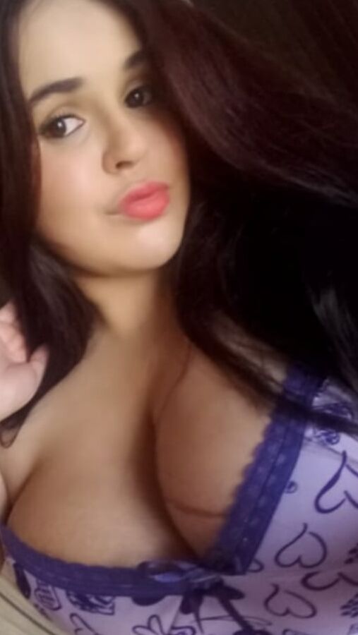 GLEYCE MILF WITH HUGE TITS
