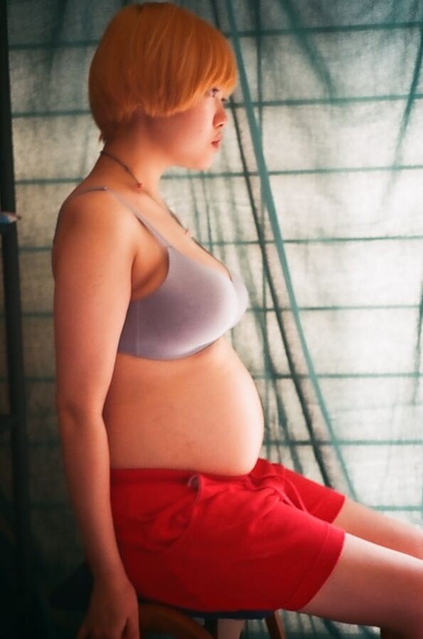 Alb. Posing Soft Pregnant