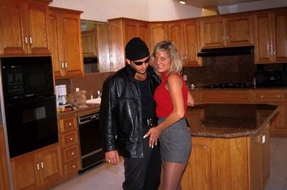 Mature fuck in the kitchen