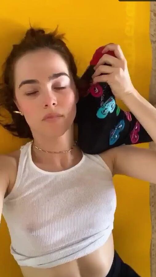 Zoey Deutch cute woman