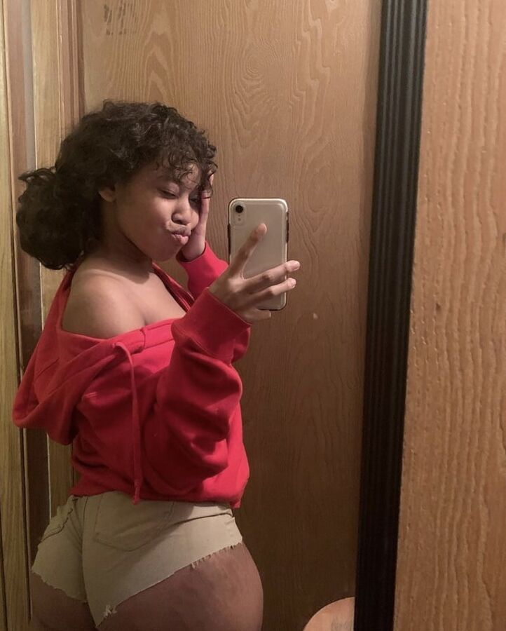 Yesi Mangela