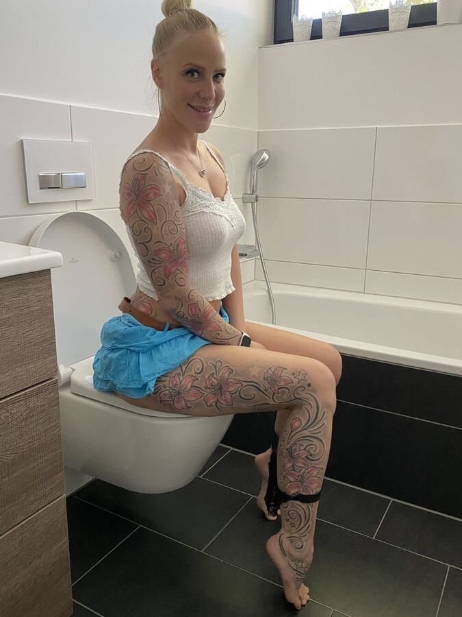 Lara CumKitten