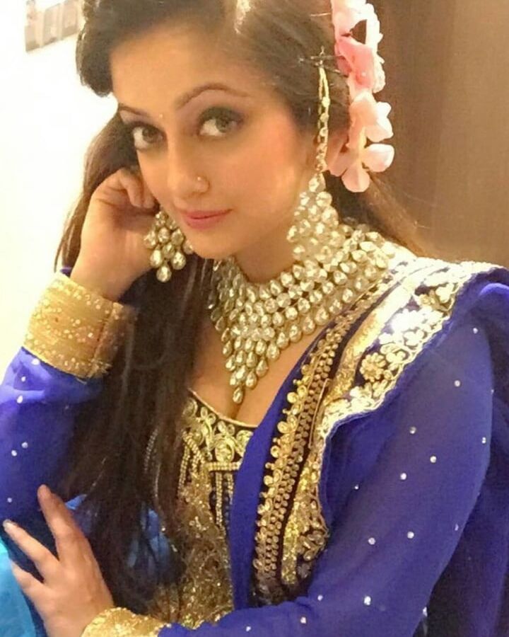 MANSI NAIK