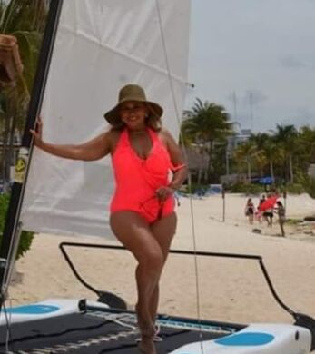 Mama de mi amigo culona puta en bikini granny yo big ass