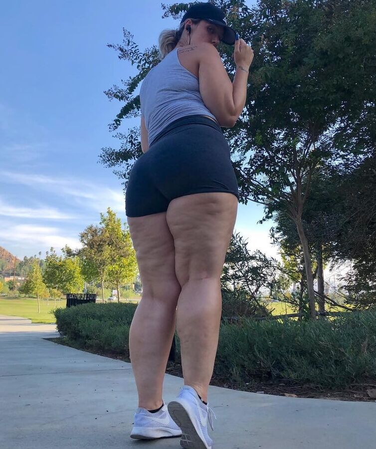 Jules M (confidentlyjules on insta)
