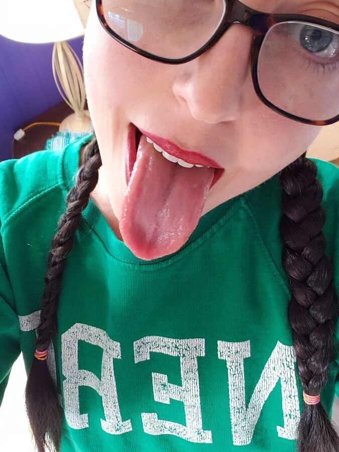 Crazy brunette with no-boobs