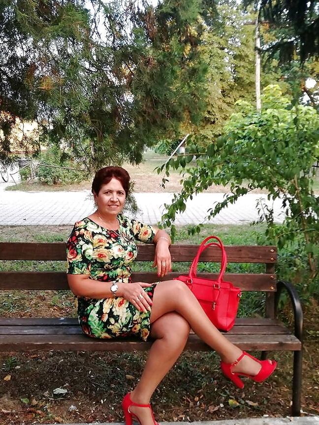 mature women in pantyhose