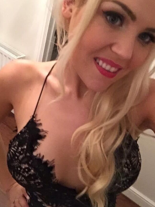 Hot year old blonde, super fit body, thigh gap