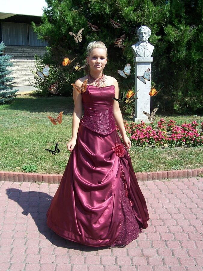 YOUR MOM, WIFE, MILF and GIRLFRIEND nude on xHamster.com