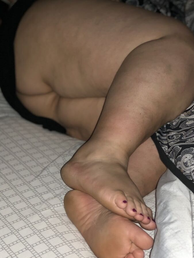 Wifeys beautiful ass and soles pt
