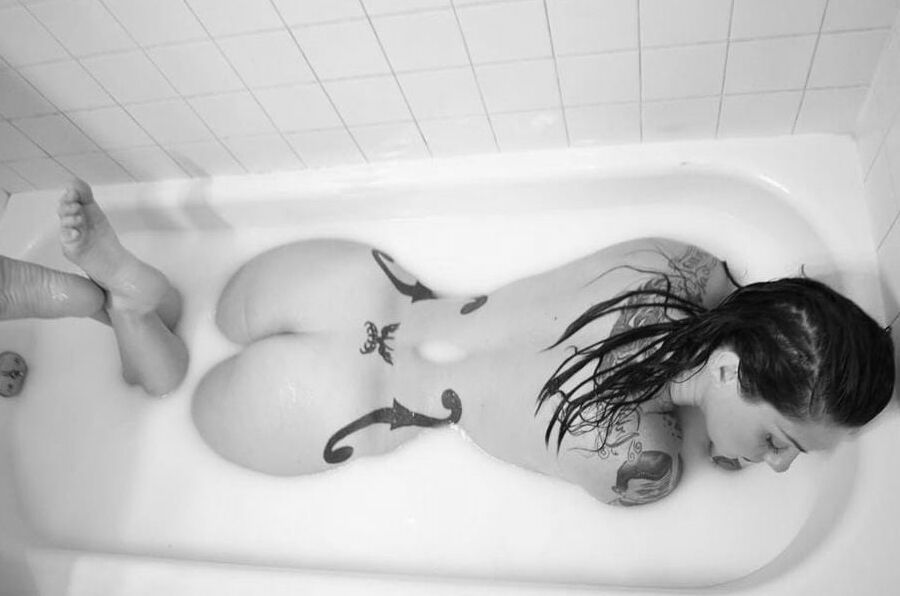 Danielle Colby Nude Bath