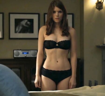 Kate Mara legs and feet and general sexiness