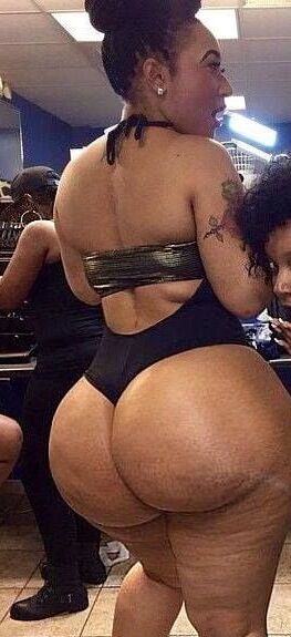 Amazing Curves (Strippers)