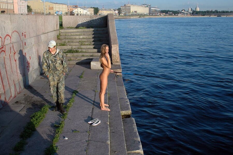 Nice sporty blonde posing naked at public with stranger