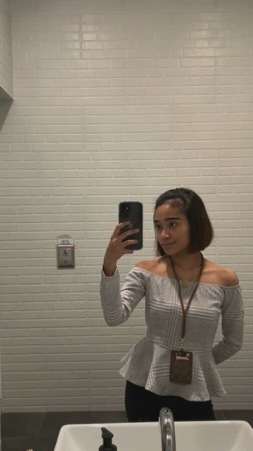Who has her sextape or nudes pm