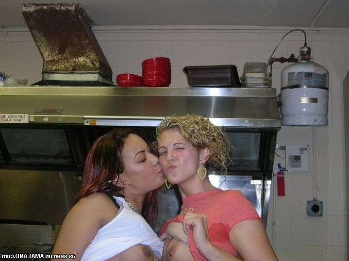 PNG LESBO