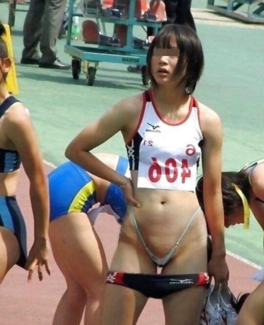 Sport Bottomless Upskirt