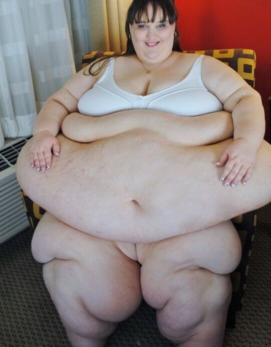 Fat Bodies In Tight Spaces - SSBBW Stuck