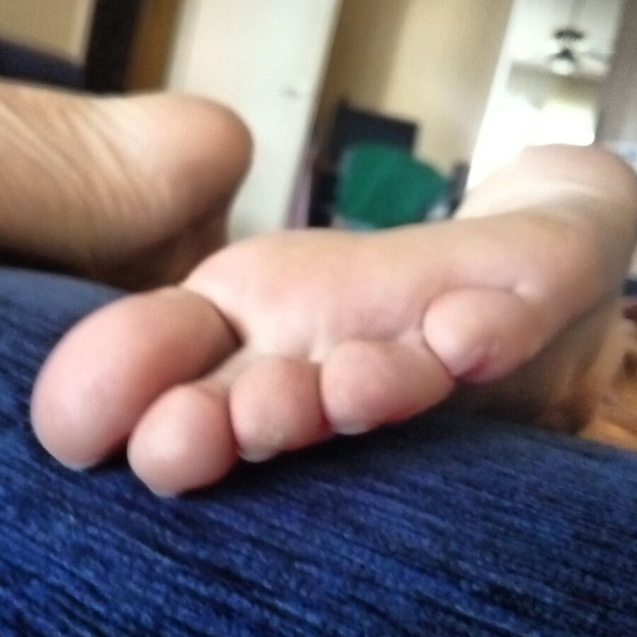 Serbian wife feet, soles, toes... Stopala, tabani, prstici