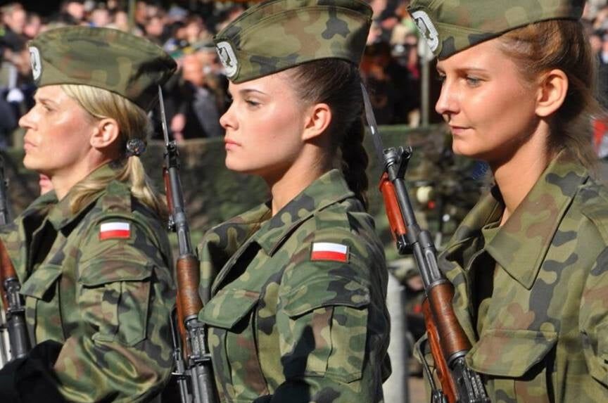 Polish women in uniform