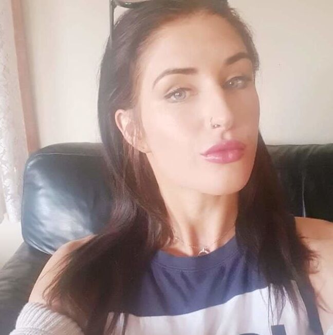 Sexy Brunette!
