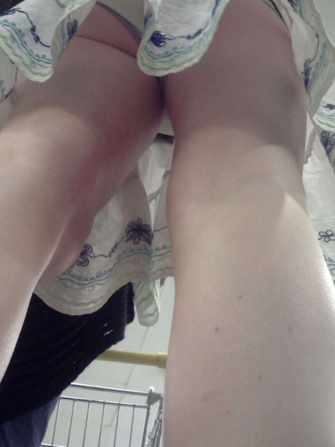 candid upskirt
