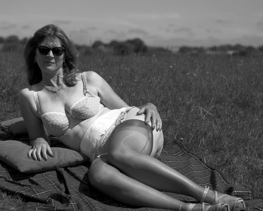 UK Stockings and Girdles MILF