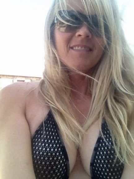 Gorgeous Smile On Fit Hairy Big Tit MILF On Vacation