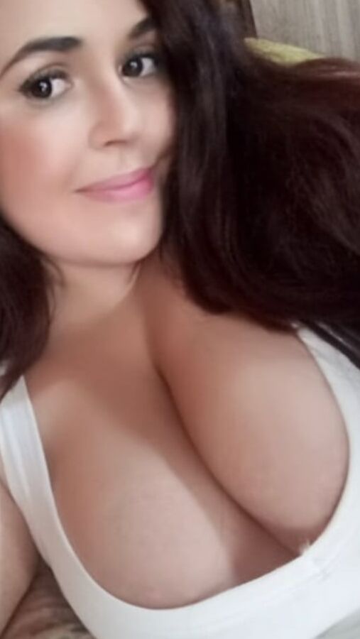 GLEYCE MILF WITH HUGE TITS