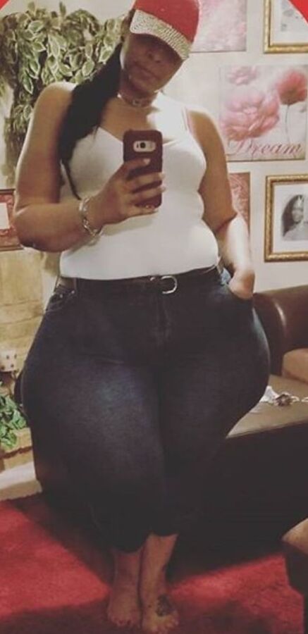 Huge thigh mega booty extra wide hip bbw real