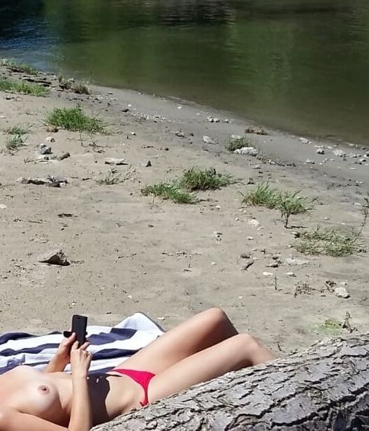 tits f