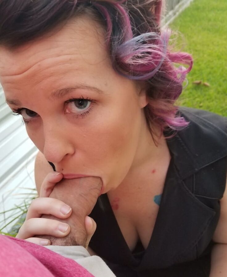 Sucking some dick
