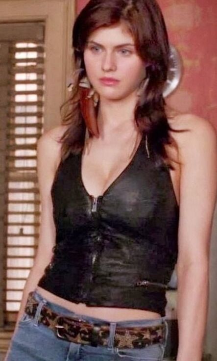 Alexandra Daddario blue eyed beauty