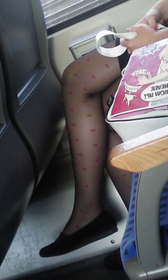 candid upskirt